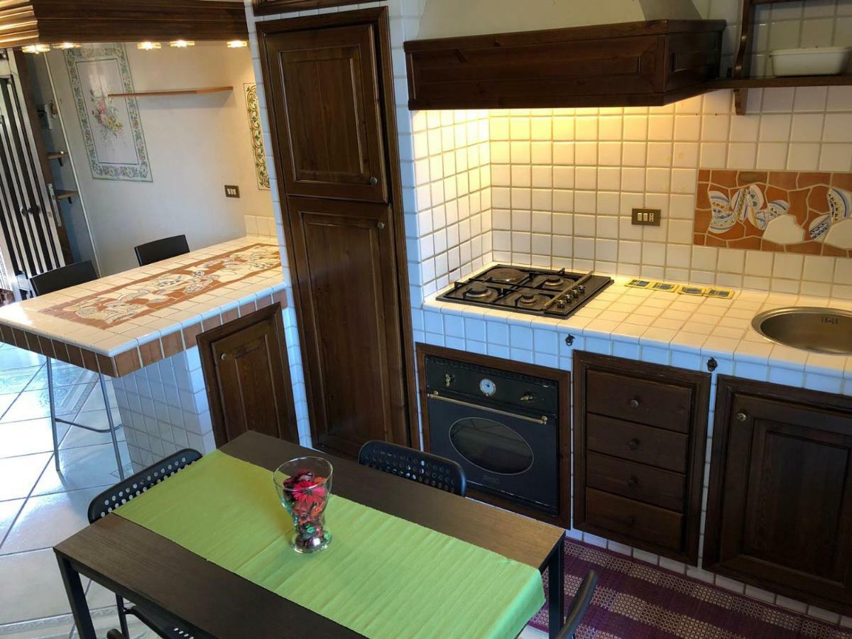 Adele'S Apartment - Mulinia Residence 아치레알레 외부 사진