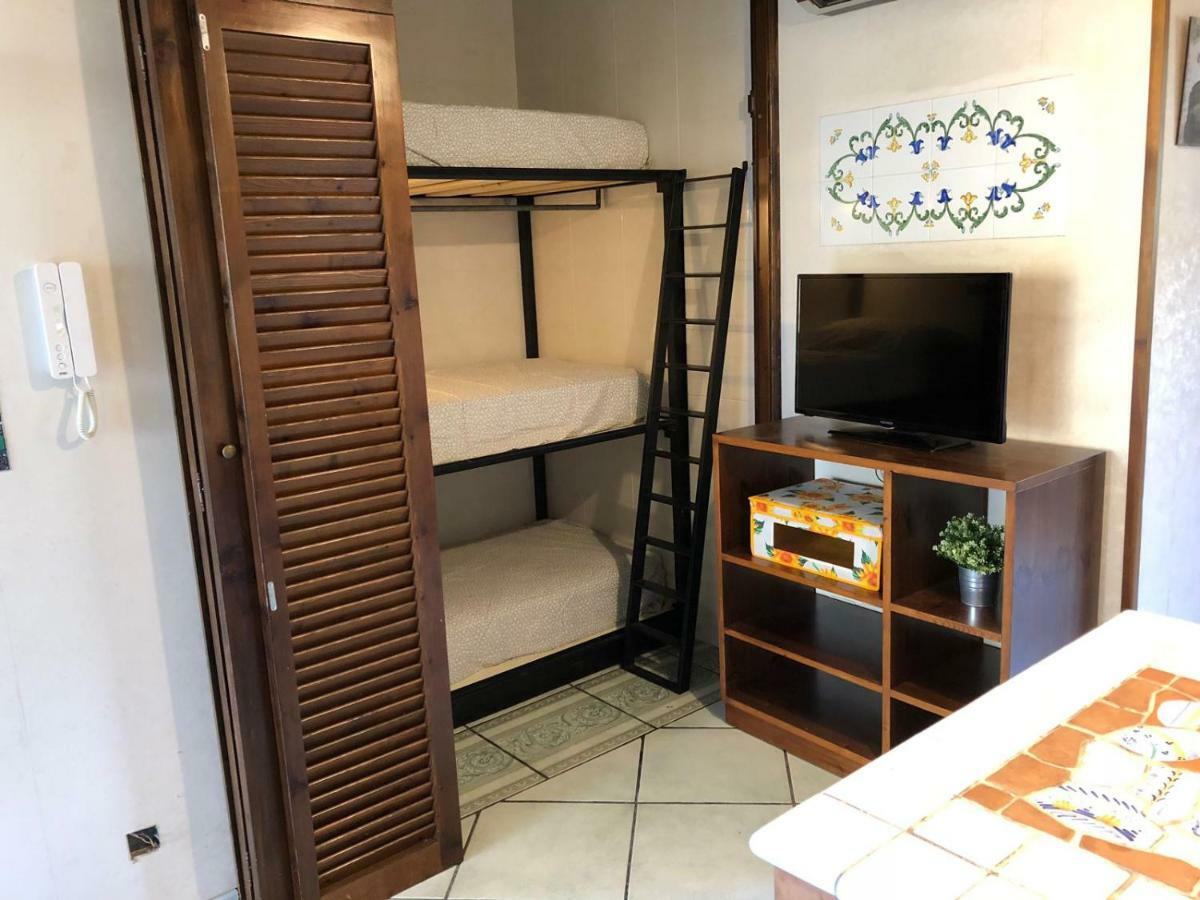 Adele'S Apartment - Mulinia Residence 아치레알레 외부 사진